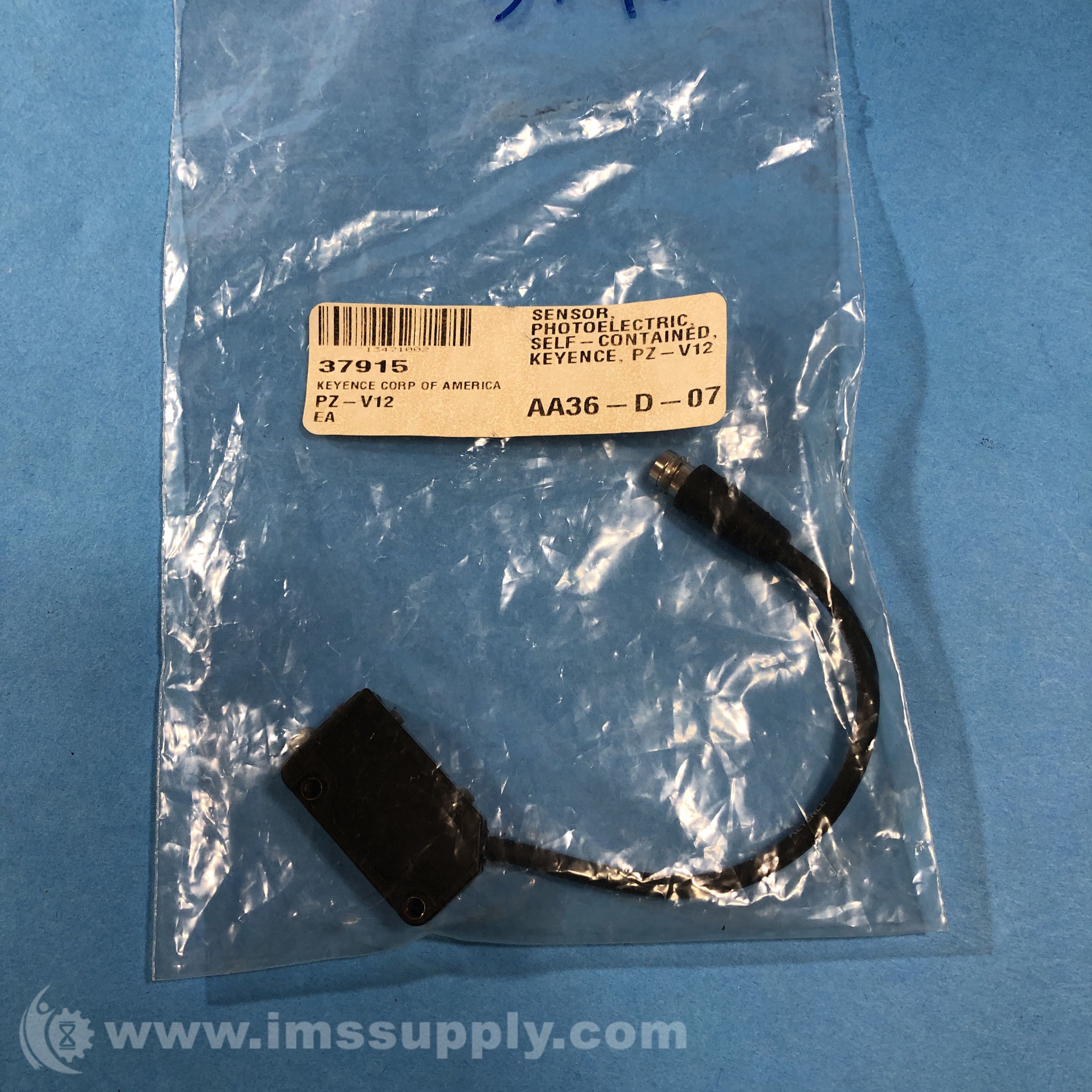 Keyence PZ-V12 Built-in Amplifier Photoelectric Sensor - IMS Supply