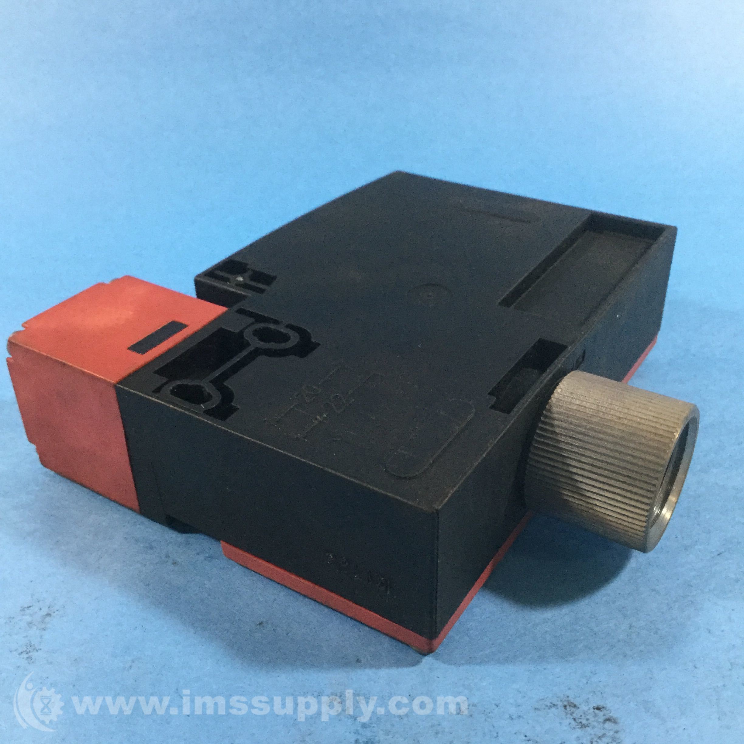 Telemecanique XCS-TE Solenoid Interlock Switch Power to