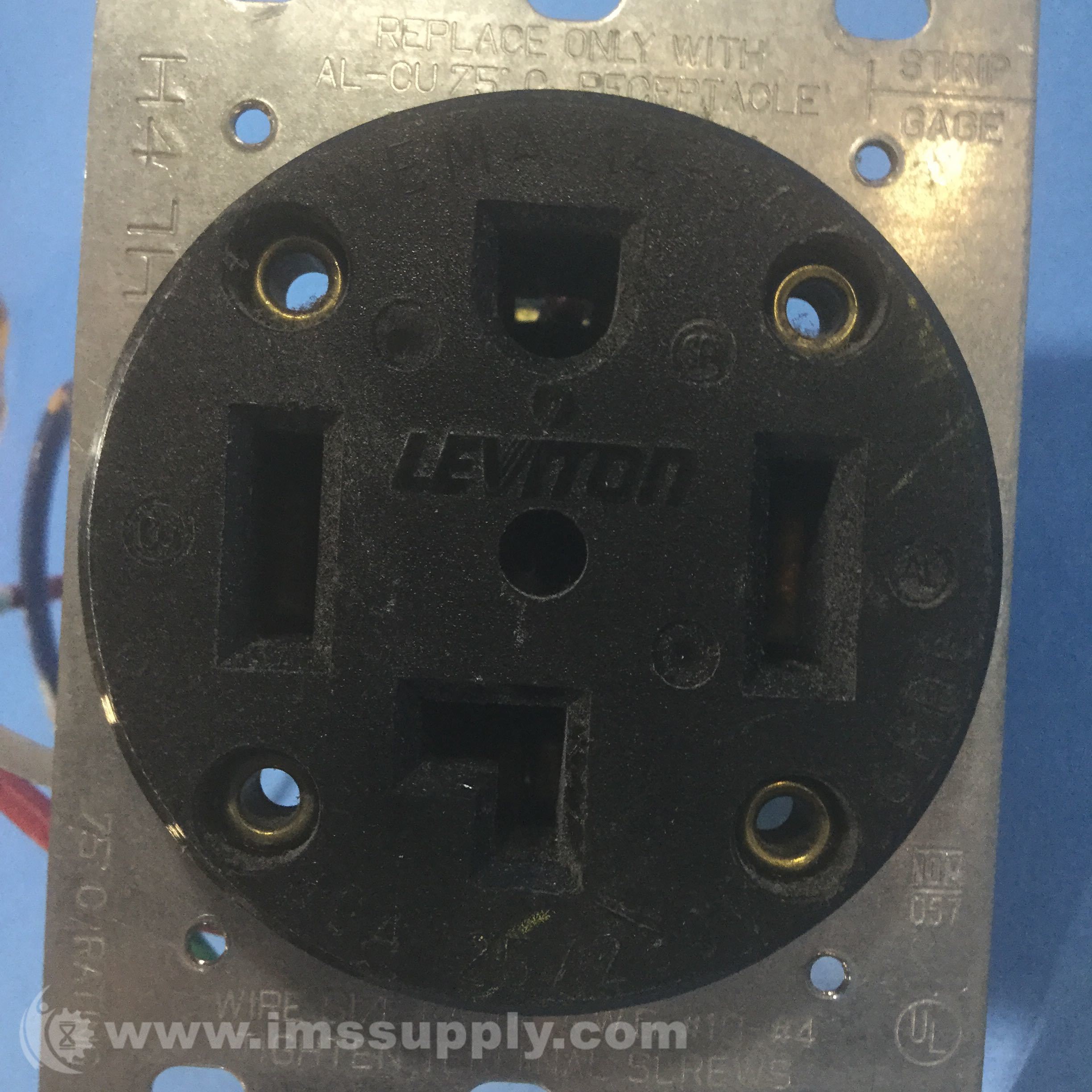 thumbnail image 2 of Box Of 10 Leviton 278 Flush Mount Receptacle Outlet – 30A 125/250V, 4-Wire 2 of 3