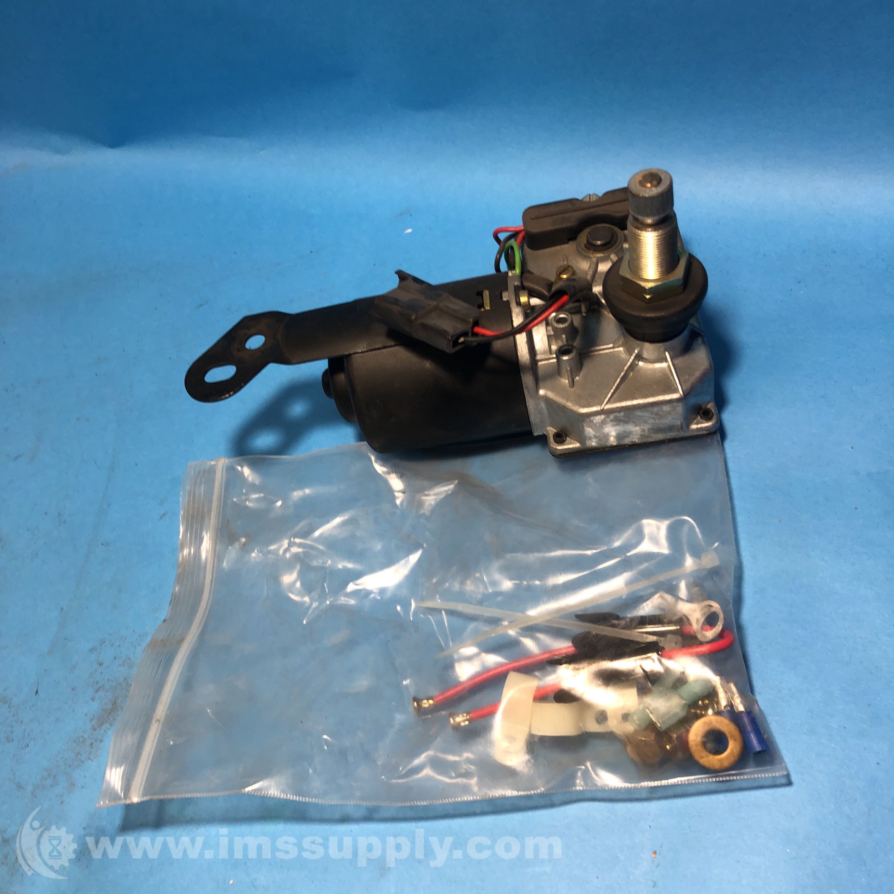 CURTIS 9PWM852 85 Degree Wiper Motor Assembly, 12V - IMS Supply