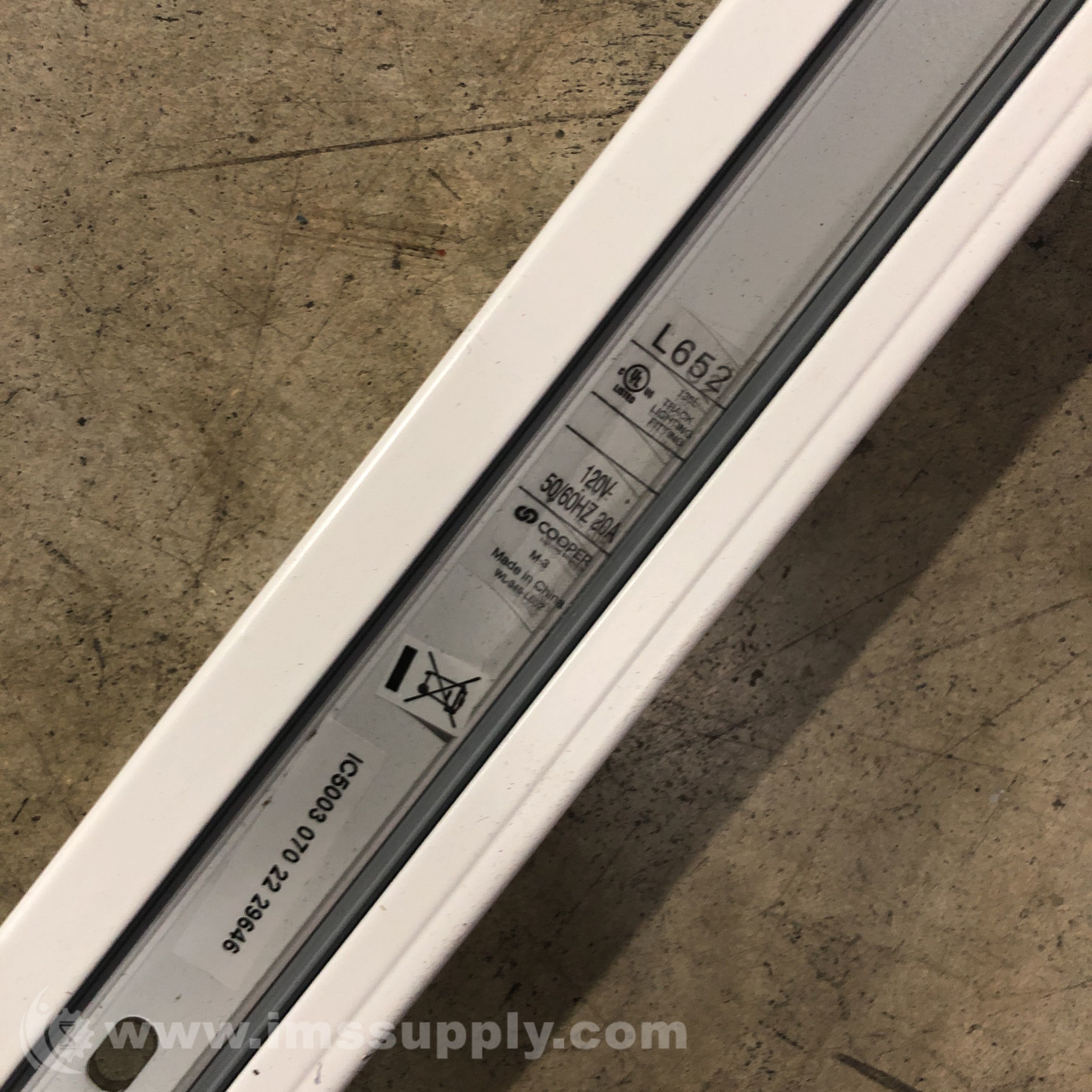 Cooper outlet track lighting