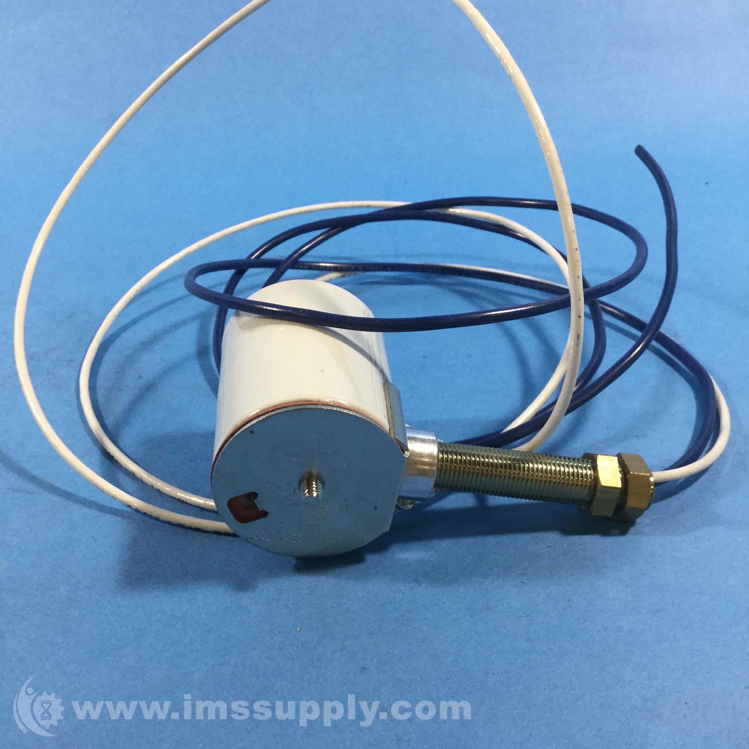 Porcelain lamp holder with outlet on sale