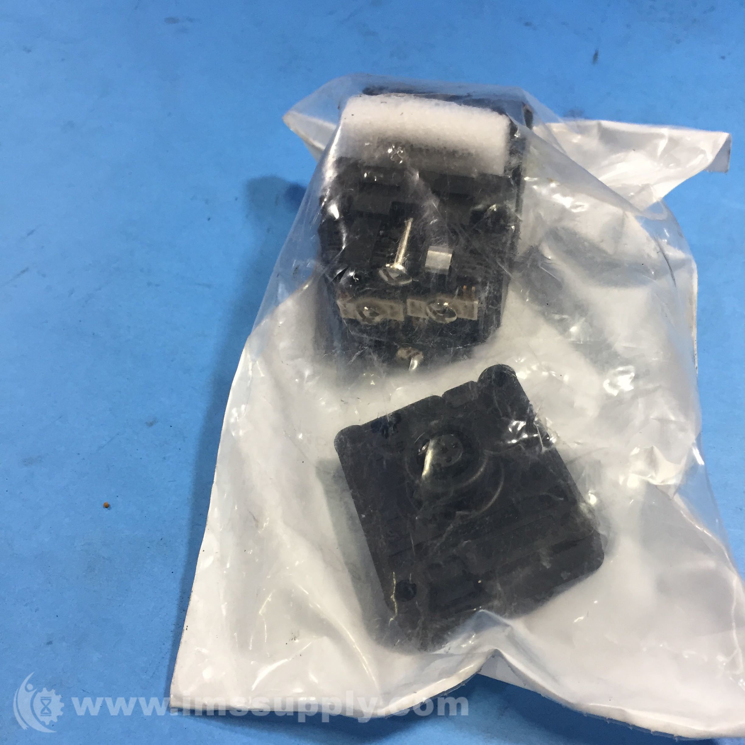 Allen Bradley 1485P-P1E4-R5 Connector, KwikLink, GP, Female Micro - IMS ...