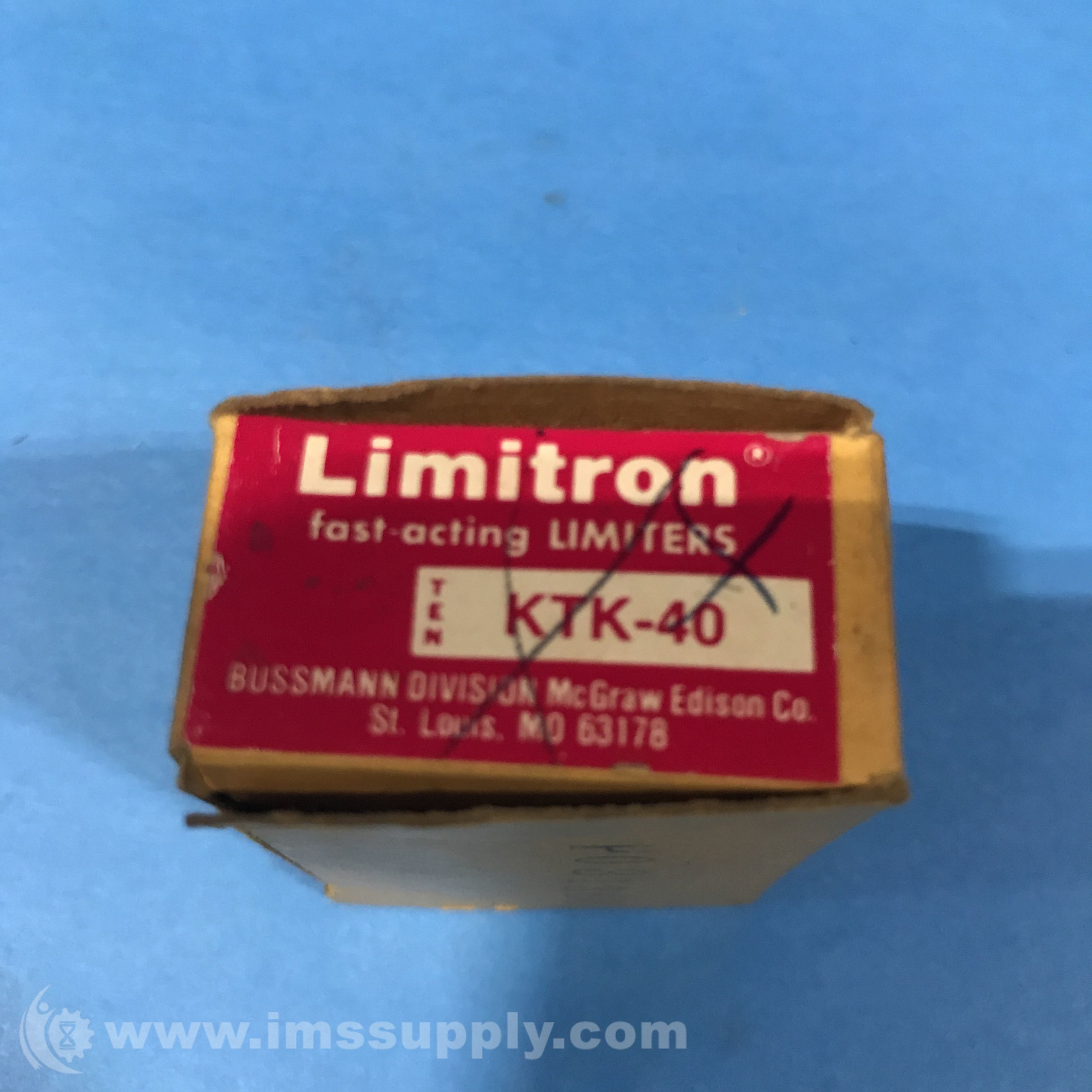 A complete boxed is 10pcs Details about   BUSSMANN KTK-40 Fast-acting Supplemental fuses 600V 