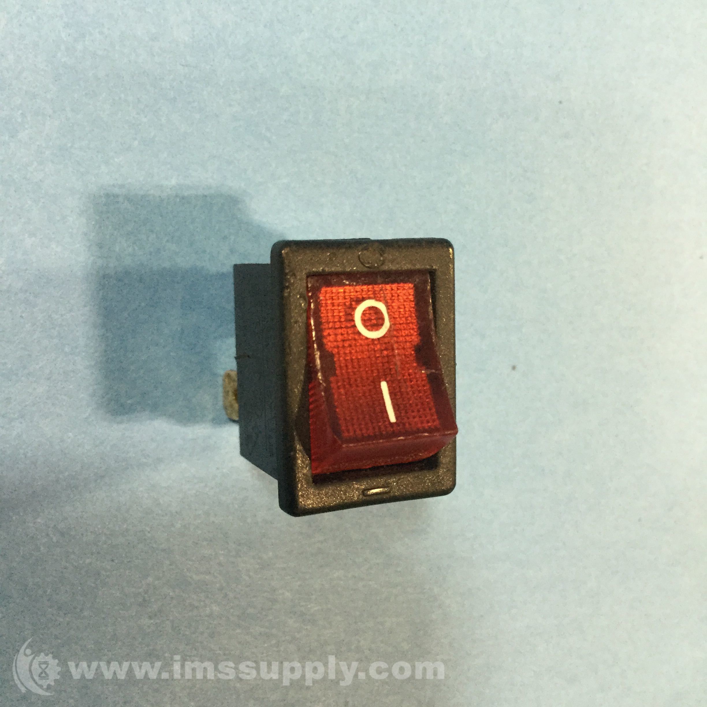 Light Country Co R19 Illuminated Rocker Switch, Red - IMS Supply