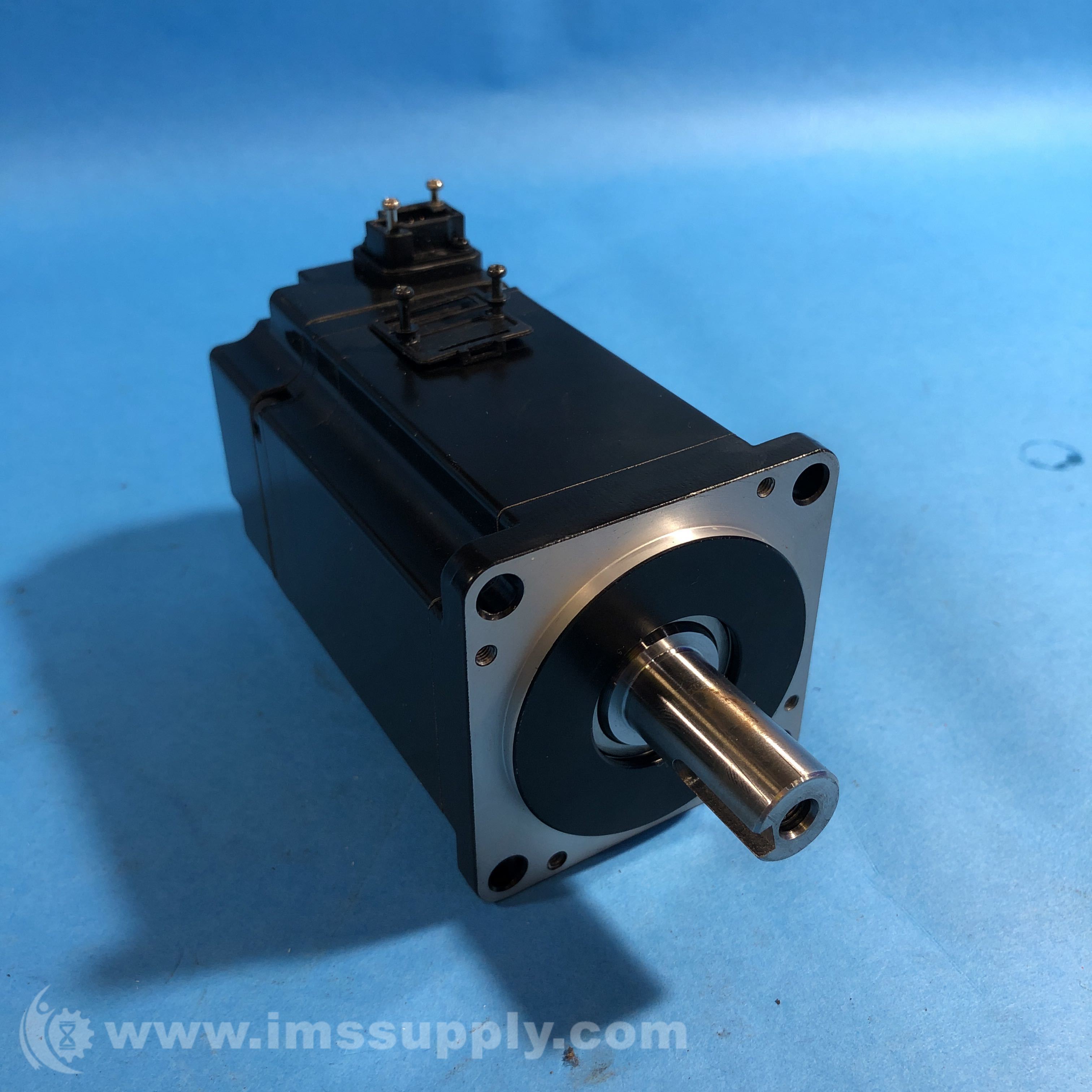 YASKAWA SGMJV-01ADE6S Ac Servo Motor New In Box