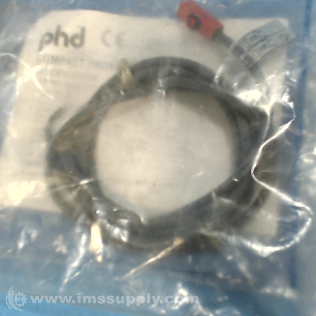 3-Pin 8mm QD Phd 17504-2-06 Cylinder Sensor Switch 10-30VDC 100mA W/ Bracket 
