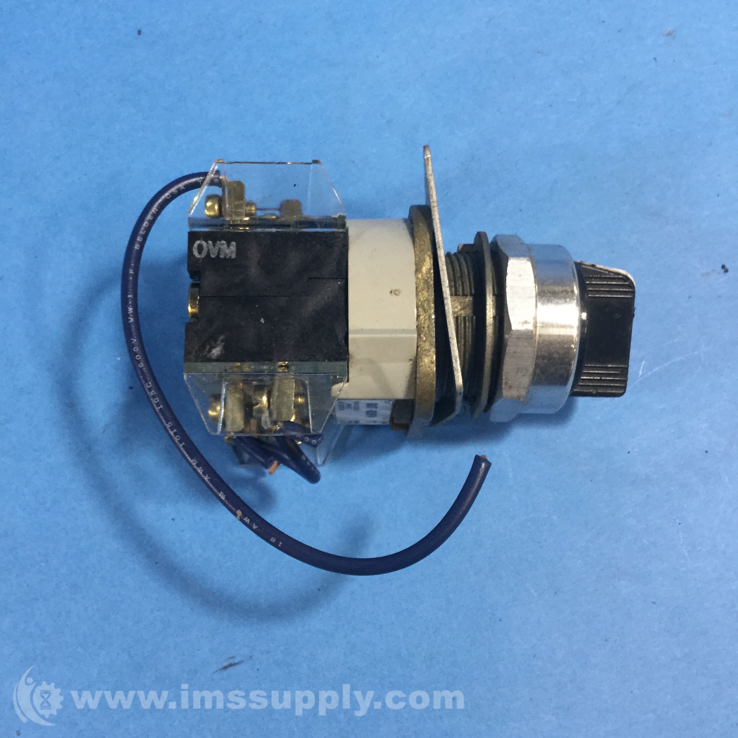 Allen Bradley 800T-N2KF4 30MM Selector Switch 800T PB IMS Supply